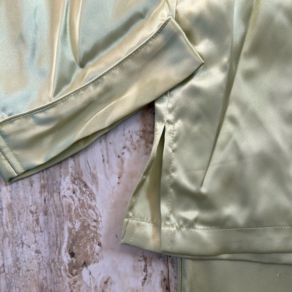 La Vie En Rose “Silky” 100% Polyester Pajamas PJs Pyjamas Pajama Set. - Picture 4 of 13